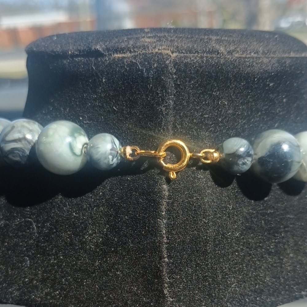Vintage Acrylic Bead Choker - Picture 3 of 3